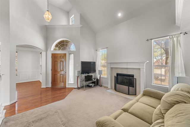 300 Cosbie Drive, Irving, TX 75063