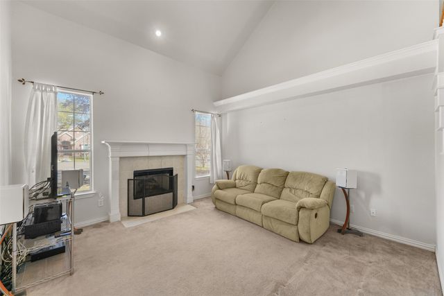 300 Cosbie Drive, Irving, TX 75063