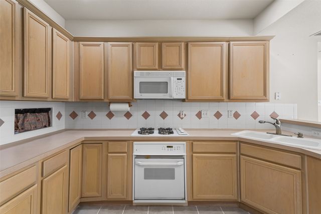 300 Cosbie Drive, Irving, TX 75063