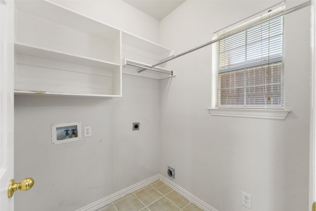 300 Cosbie Drive, Irving, TX 75063