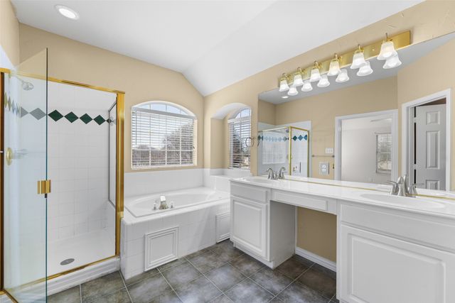 300 Cosbie Drive, Irving, TX 75063