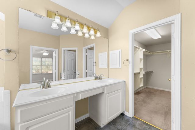 300 Cosbie Drive, Irving, TX 75063