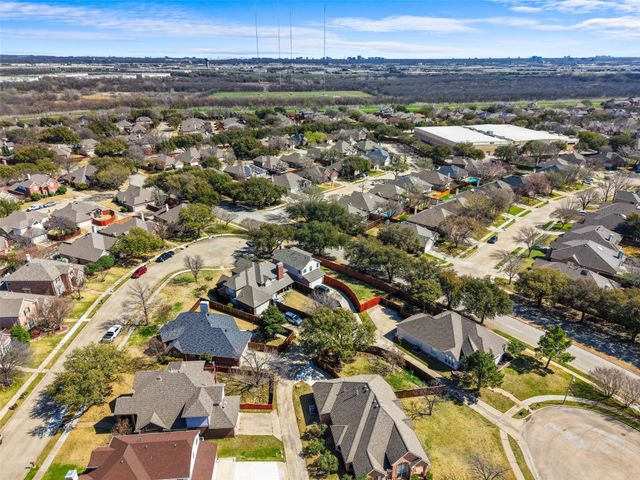 300 Cosbie Drive, Irving, TX 75063
