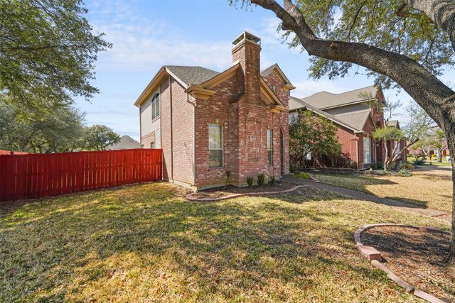 300 Cosbie Drive, Irving, TX 75063