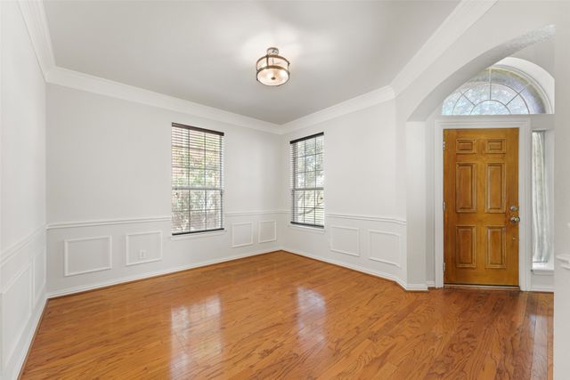 300 Cosbie Drive, Irving, TX 75063