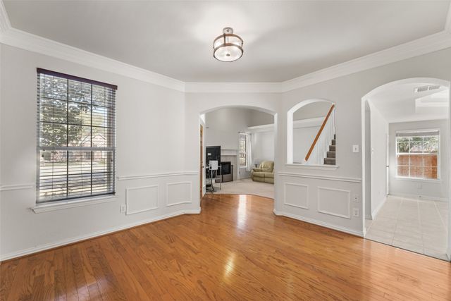 300 Cosbie Drive, Irving, TX 75063