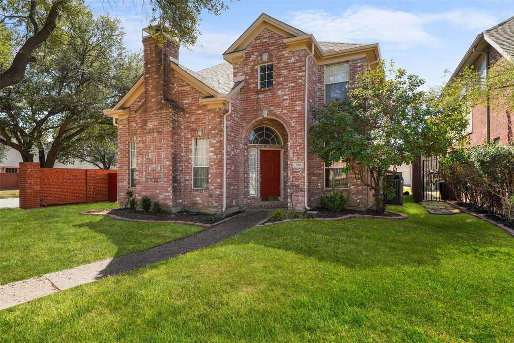 300 Cosbie Drive, Irving, TX 75063