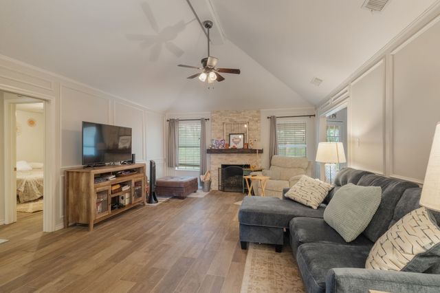 6805 Starnes Road, North Richland Hills, TX 76182