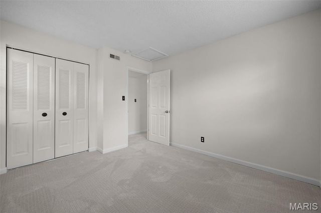1441 Thrush Place, St Louis, MO 63144