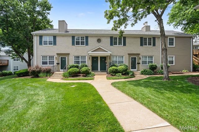 1441 Thrush Place, St Louis, MO 63144