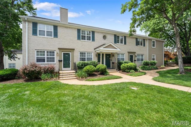 1441 Thrush Place, St Louis, MO 63144