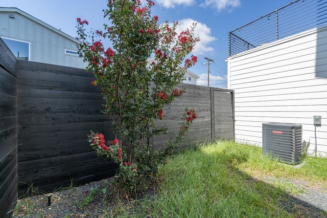 1419 Montopolis DR 1, Austin, TX 78741