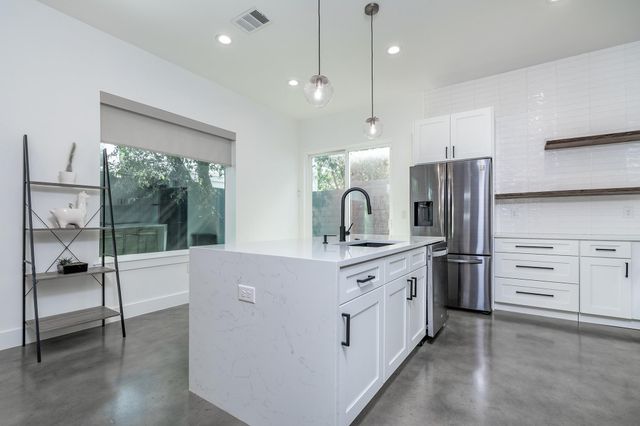 1419 Montopolis DR 1, Austin, TX 78741