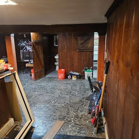 65 Hansbury Ave, Newark City, NJ 07112