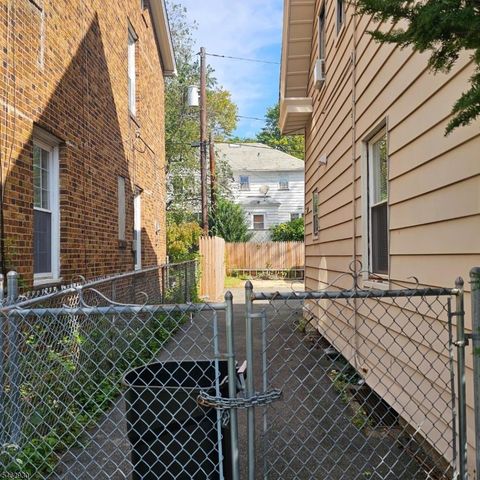 65 Hansbury Ave, Newark City, NJ 07112