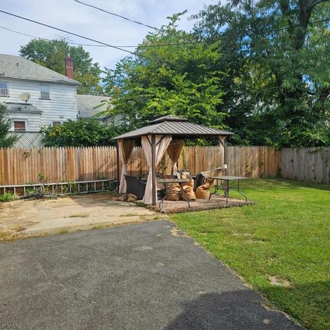 65 Hansbury Ave, Newark City, NJ 07112