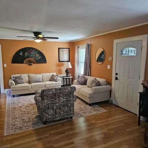 65 Hansbury Ave, Newark City, NJ 07112