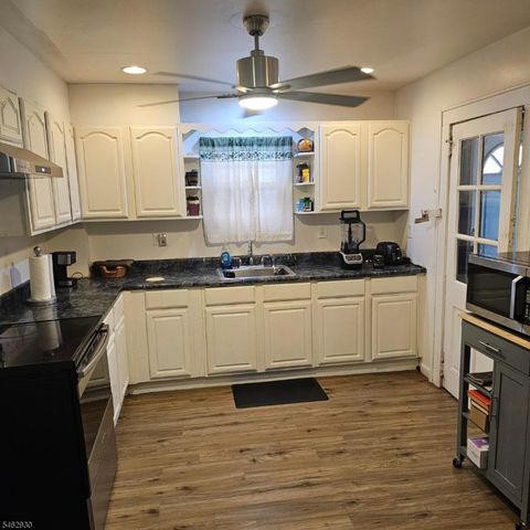 65 Hansbury Ave, Newark City, NJ 07112
