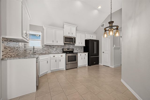 16908 W Juneau, Montgomery, TX 77316