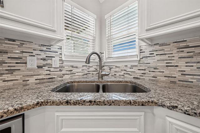 16908 W Juneau, Montgomery, TX 77316