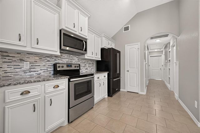 16908 W Juneau, Montgomery, TX 77316