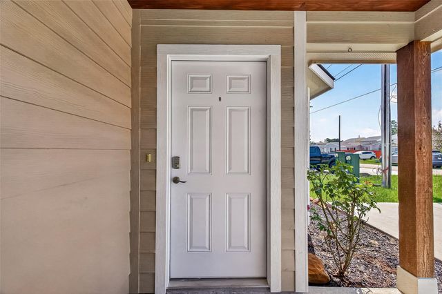 16908 W Juneau, Montgomery, TX 77316