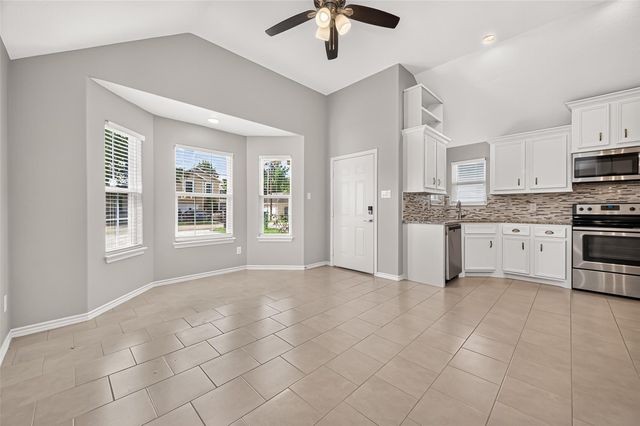 16908 W Juneau, Montgomery, TX 77316