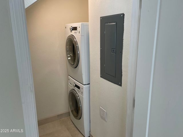 4757 E BELLEVIEW Street, Phoenix, AZ 85008