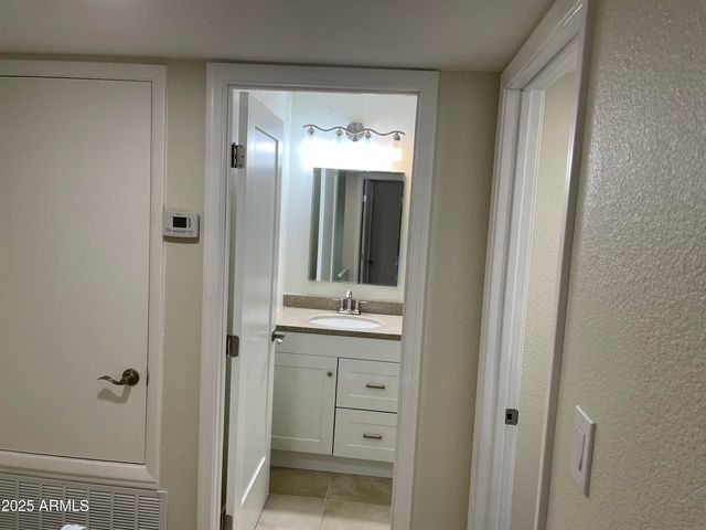 4757 E BELLEVIEW Street, Phoenix, AZ 85008