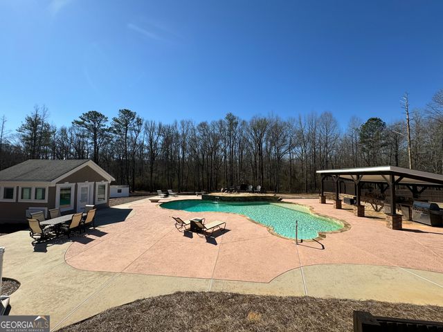 1015 N Walkers Mill Road, Griffin, GA 30223