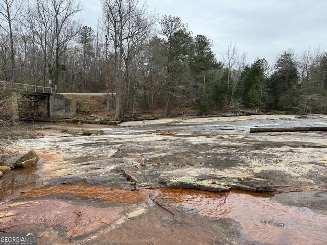 1015 N Walkers Mill Road, Griffin, GA 30223