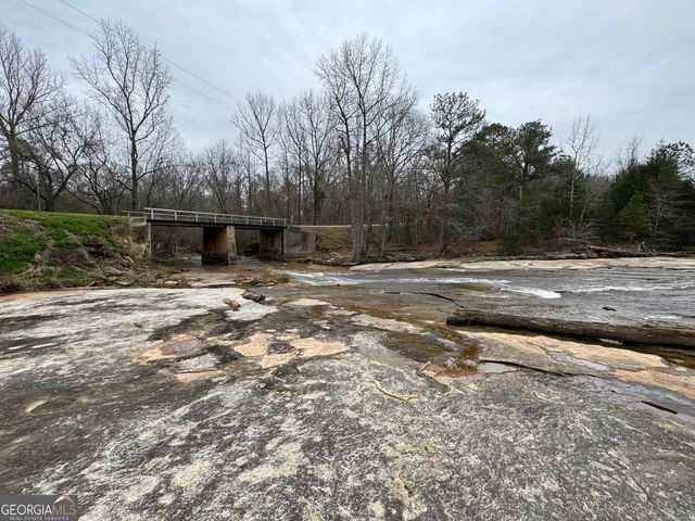 1015 N Walkers Mill Road, Griffin, GA 30223