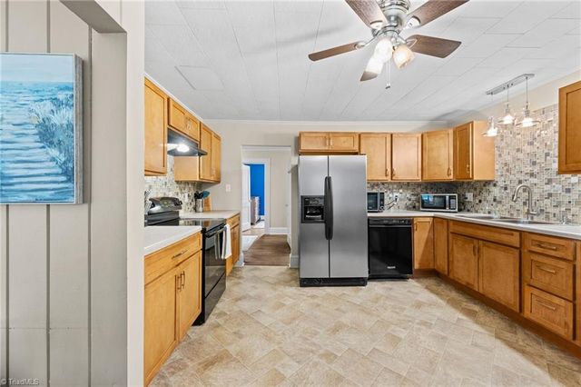 128 Avon Street, Mocksville, NC 27028