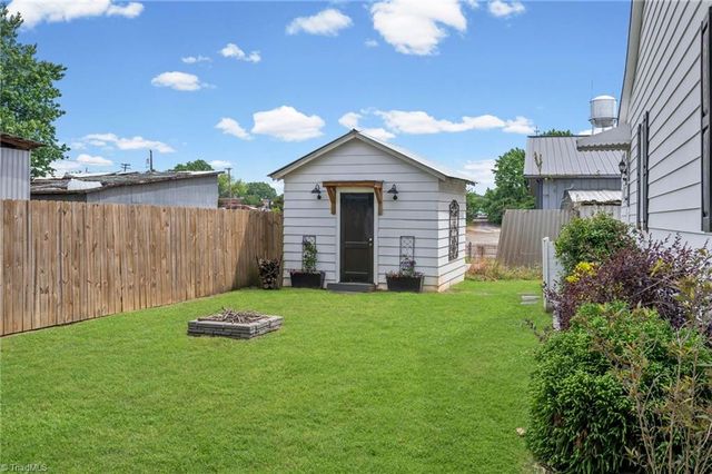 128 Avon Street, Mocksville, NC 27028