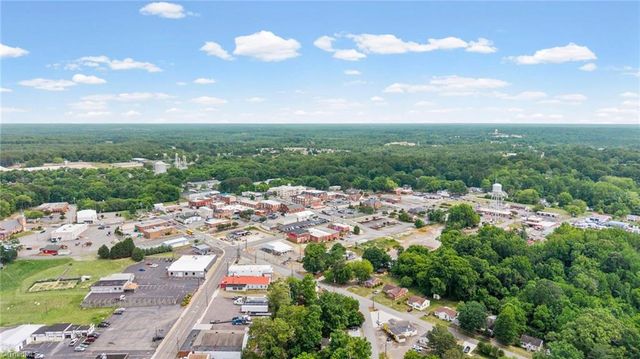 128 Avon Street, Mocksville, NC 27028