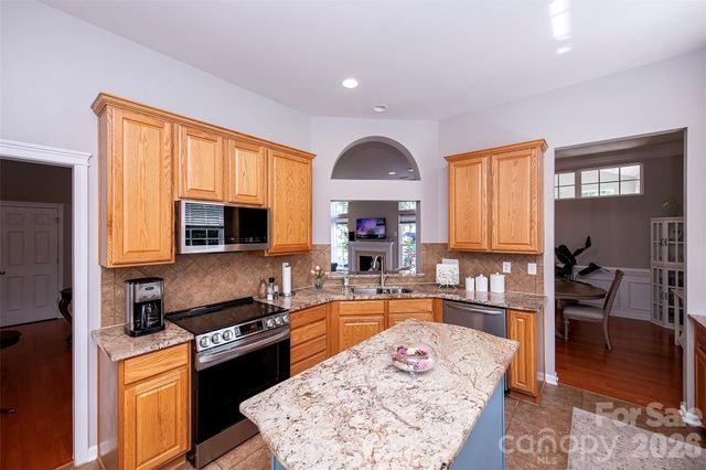 6103 Breckfield Court, Charlotte, NC 28278