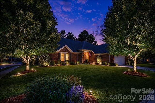 6103 Breckfield Court, Charlotte, NC 28278