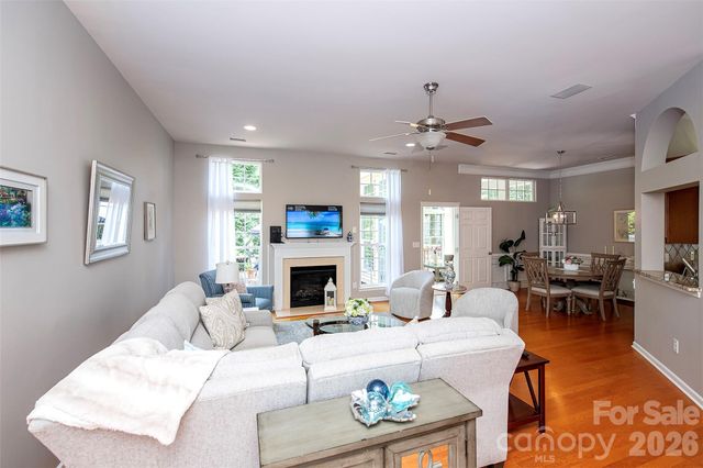 6103 Breckfield Court, Charlotte, NC 28278