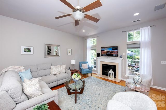 6103 Breckfield Court, Charlotte, NC 28278
