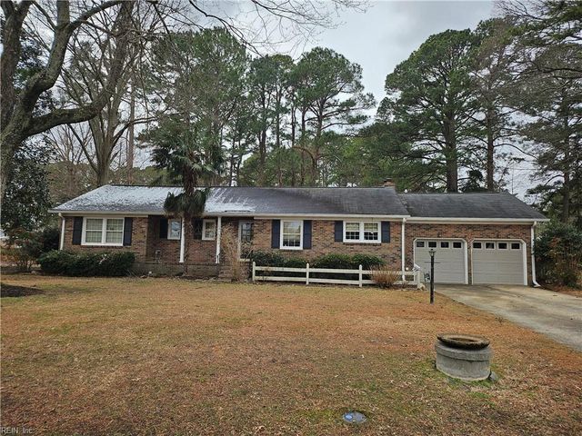 107 Cherry Point DR, Yorktown, VA 23692