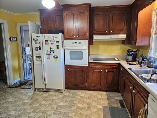 107 Cherry Point DR, Yorktown, VA 23692