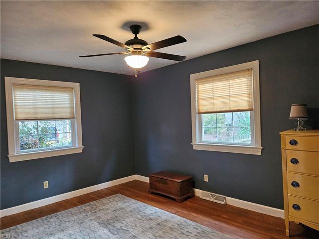 107 Cherry Point DR, Yorktown, VA 23692