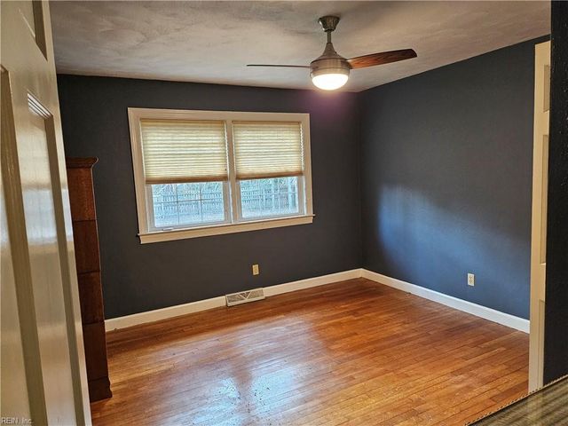 107 Cherry Point DR, Yorktown, VA 23692