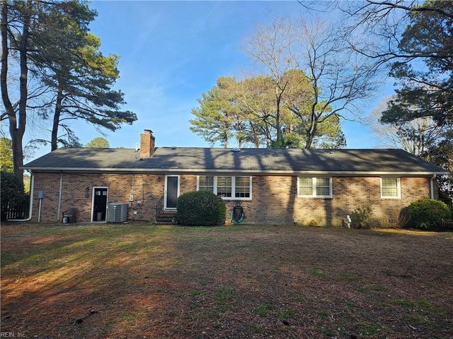 107 Cherry Point DR, Yorktown, VA 23692