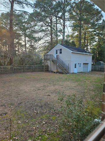 107 Cherry Point DR, Yorktown, VA 23692