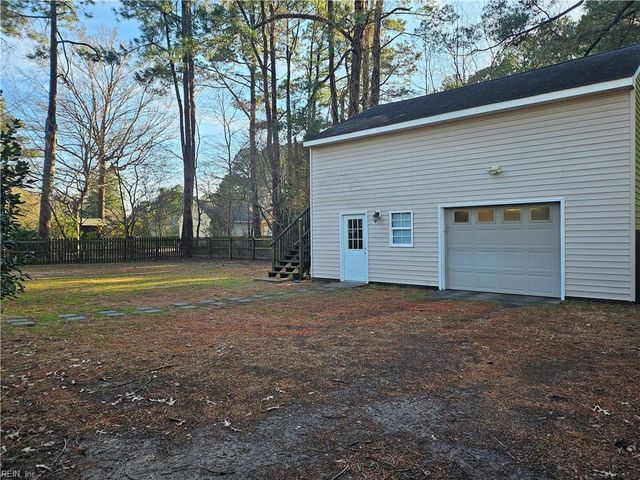 107 Cherry Point DR, Yorktown, VA 23692