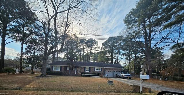 107 Cherry Point DR, Yorktown, VA 23692