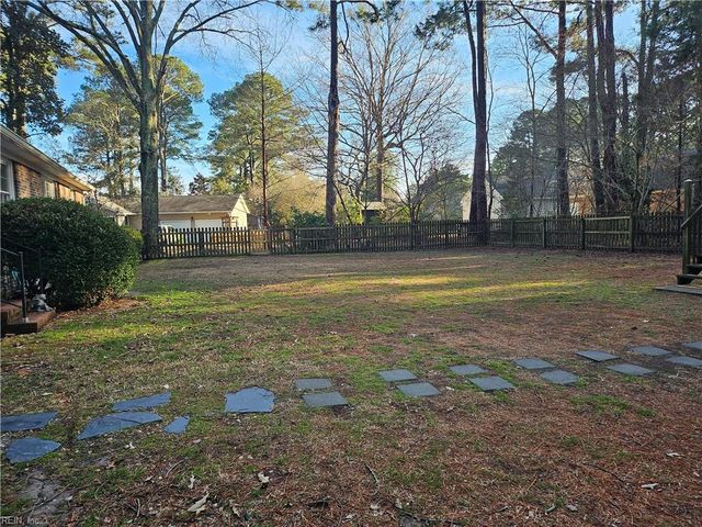 107 Cherry Point DR, Yorktown, VA 23692