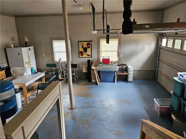 107 Cherry Point DR, Yorktown, VA 23692