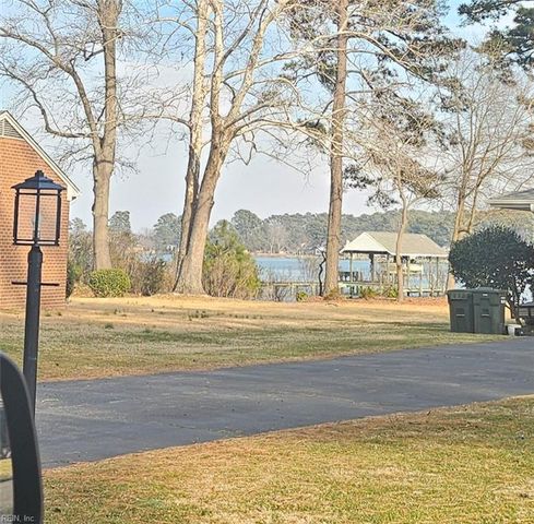 107 Cherry Point DR, Yorktown, VA 23692